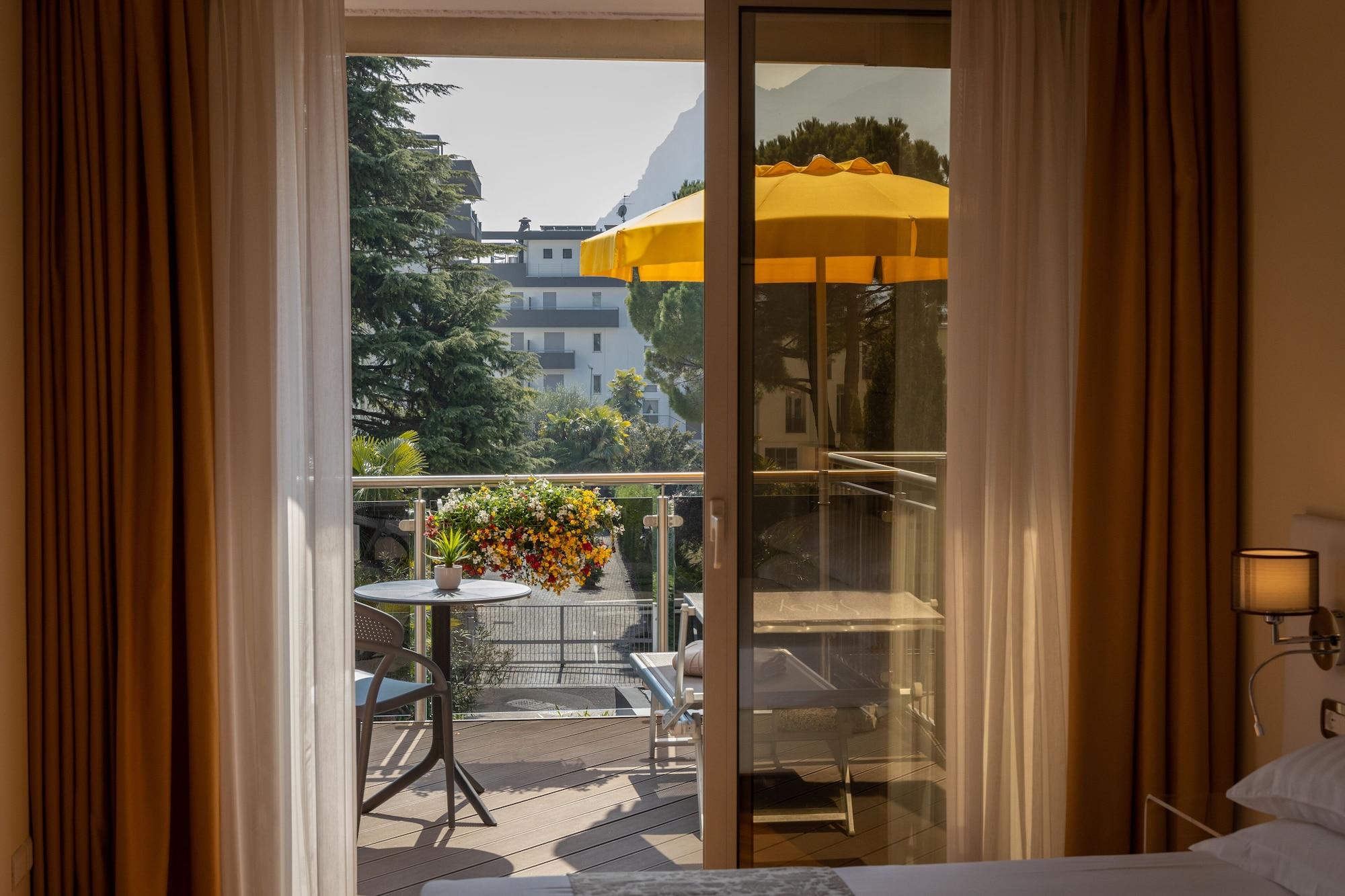 ريفا ديل غاردا Hotel Savoy Palace - Tonellihotels المظهر الخارجي الصورة